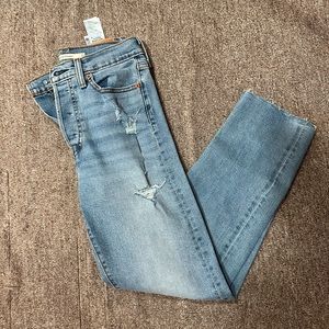 Levis Wedgie Straight Jeans